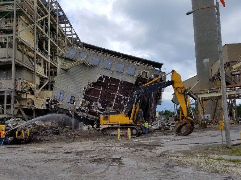 Building and plant dismantling and demolition