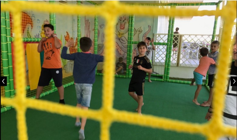 Kids play arena